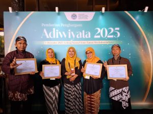 pemberian penghargaan adiwiyata